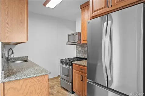230 Garth Road Scarsdale NY 10583