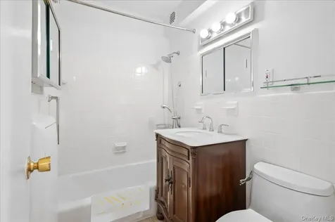 230 Garth Road Scarsdale NY 10583