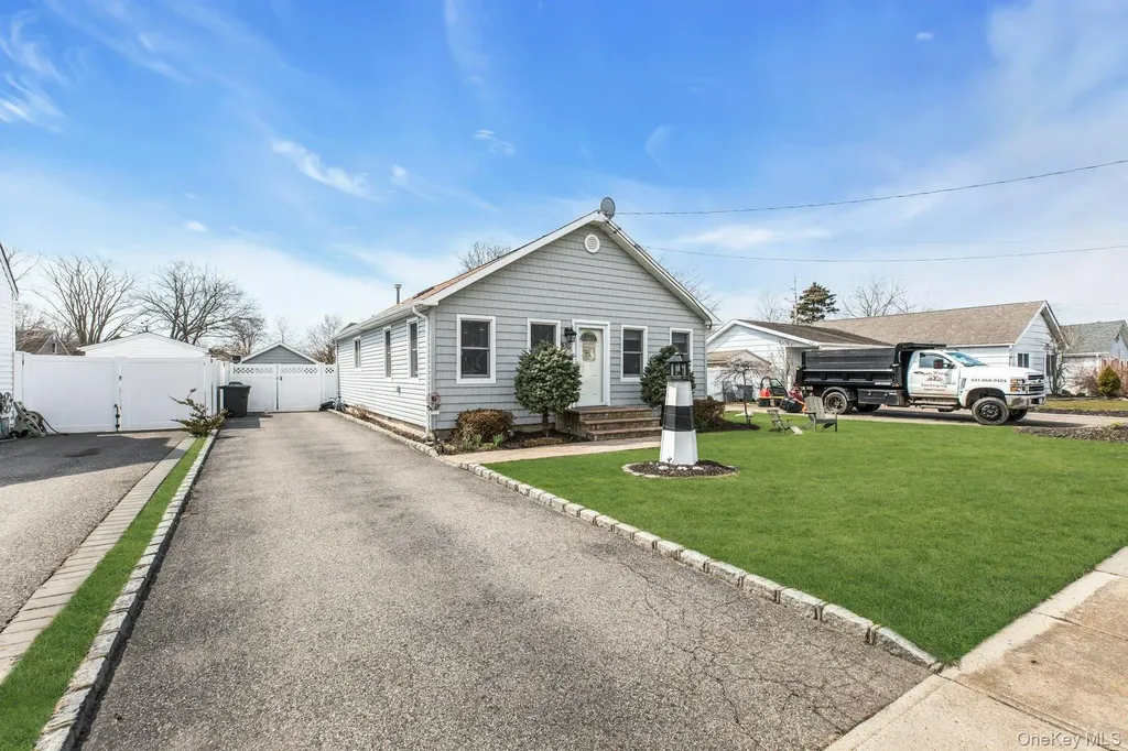 39 Ocean Avenue Blue Point NY 11715