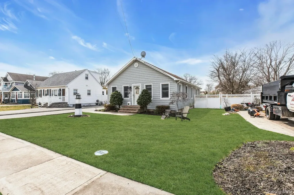 39 Ocean Avenue Blue Point NY 11715