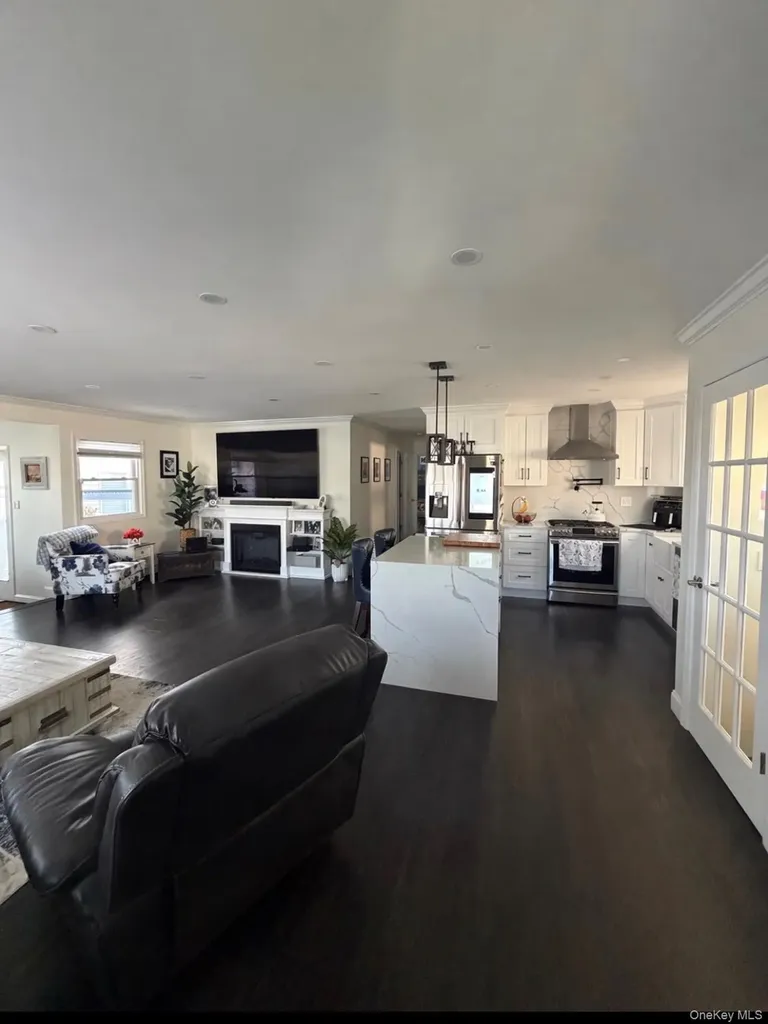 1580 N Jerusalem Road Merrick NY 11566
