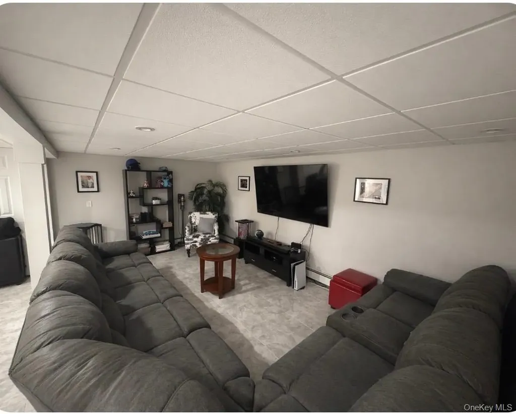 1580 N Jerusalem Road Merrick NY 11566