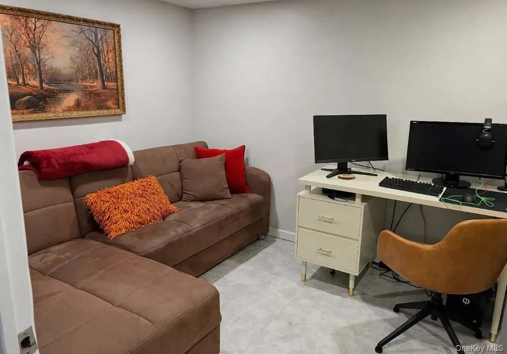 1580 N Jerusalem Road Merrick NY 11566