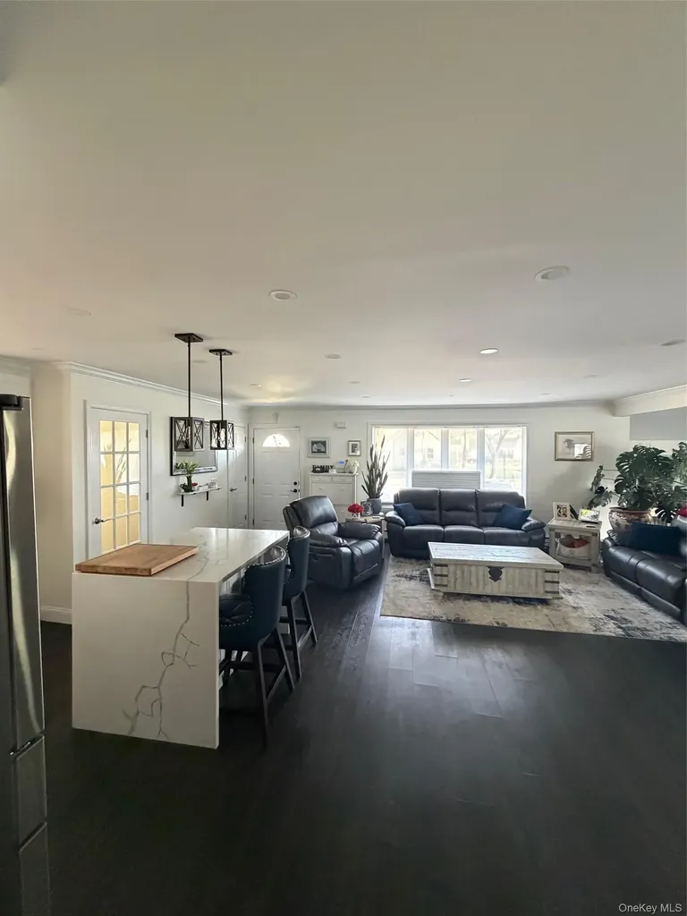 1580 N Jerusalem Road Merrick NY 11566