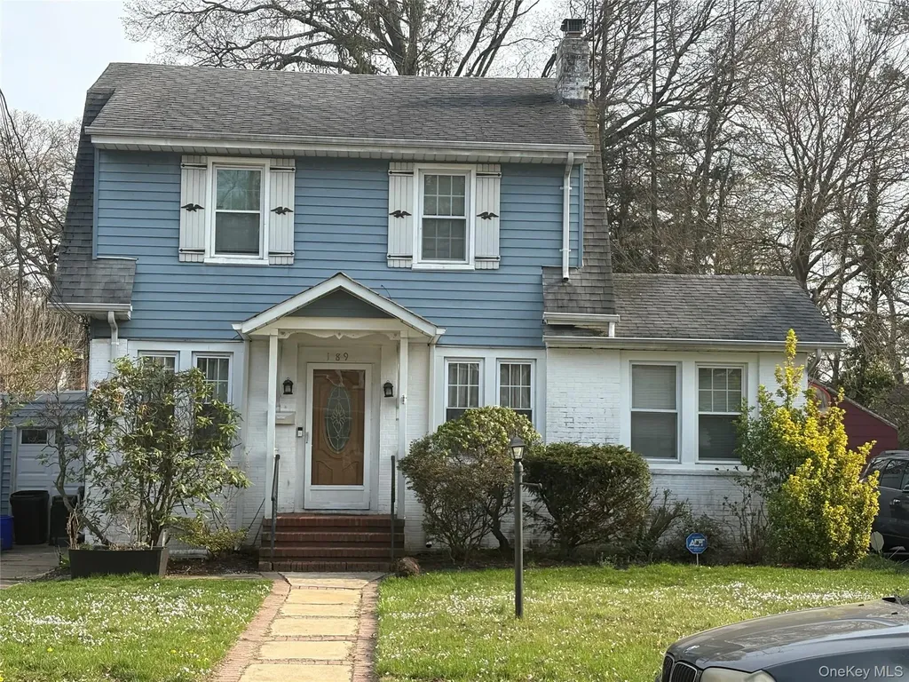 189 N Evans Avenue Freeport NY 11520