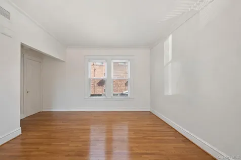 2710 Lurting Avenue Bronx NY 10469