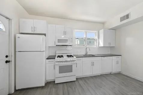 2710 Lurting Avenue Bronx NY 10469