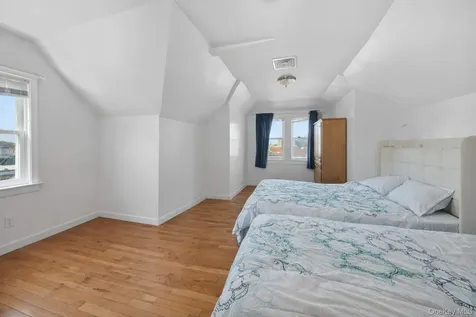 2710 Lurting Avenue Bronx NY 10469