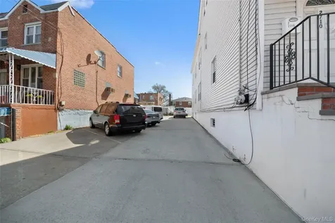 2710 Lurting Avenue Bronx NY 10469