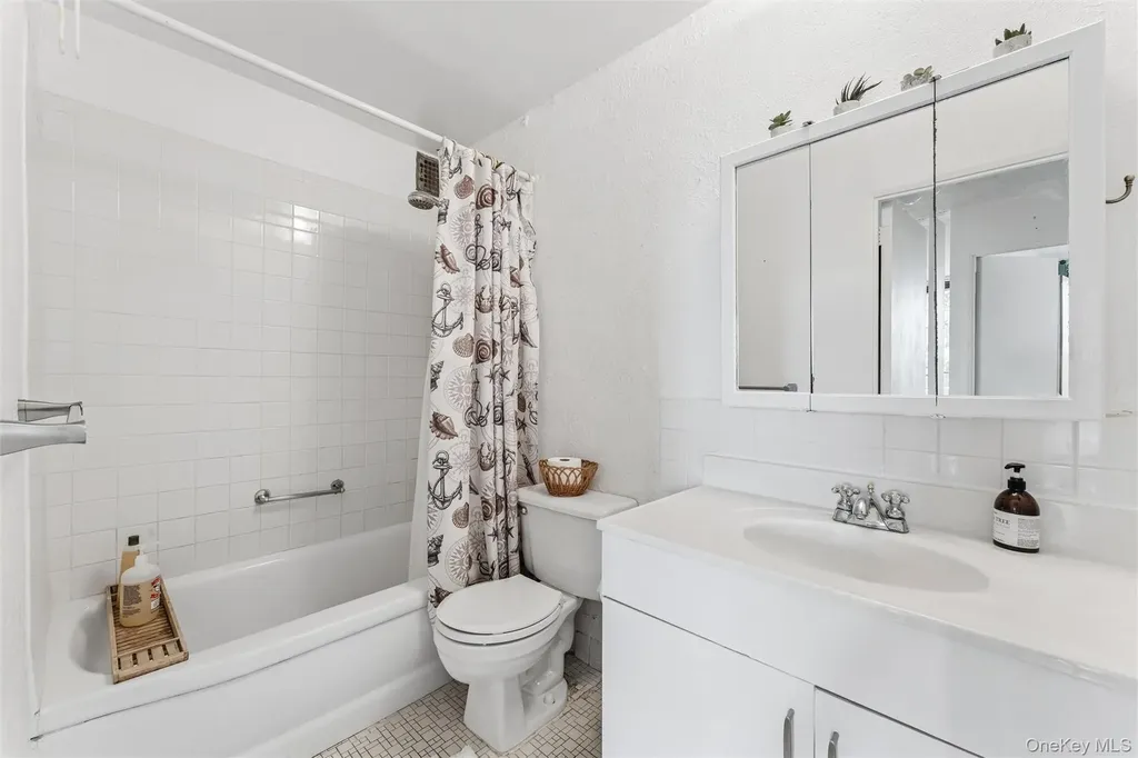 162-30 Powells Cove Boulevard Beechhurst NY 11357
