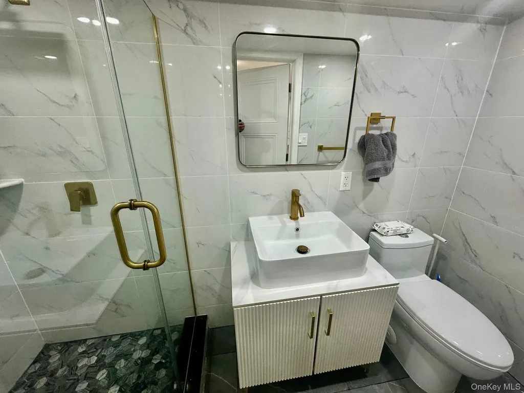 13762 70th Road Flushing NY 11367