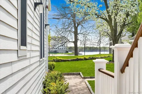 2 Harbor Lane New Rochelle NY 10805