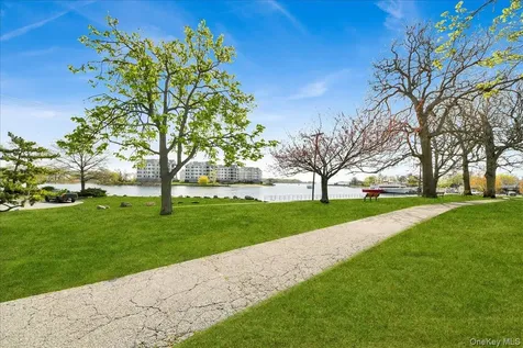 2 Harbor Lane New Rochelle NY 10805