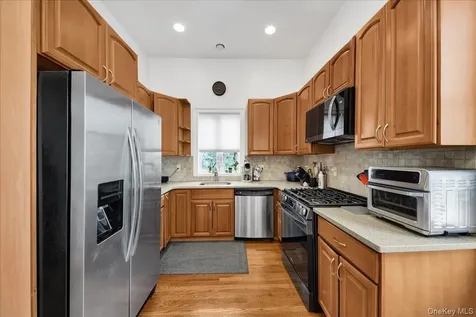 2 Harbor Lane New Rochelle NY 10805