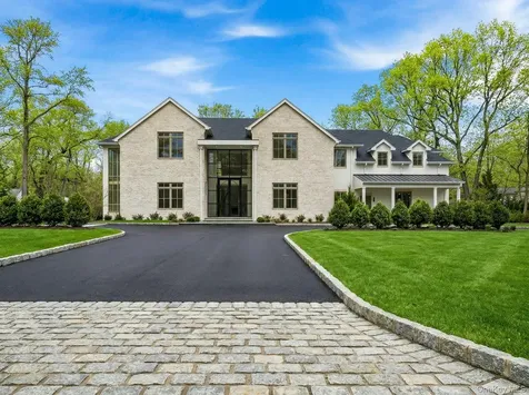 25 W Creek Farms Road Sands Point NY 11050