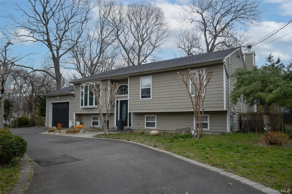 131 Clinton Avenue Mastic NY 11950