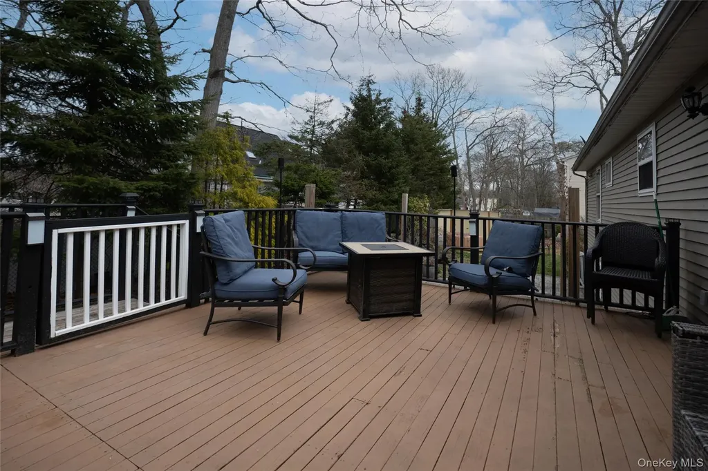 131 Clinton Avenue Mastic NY 11950