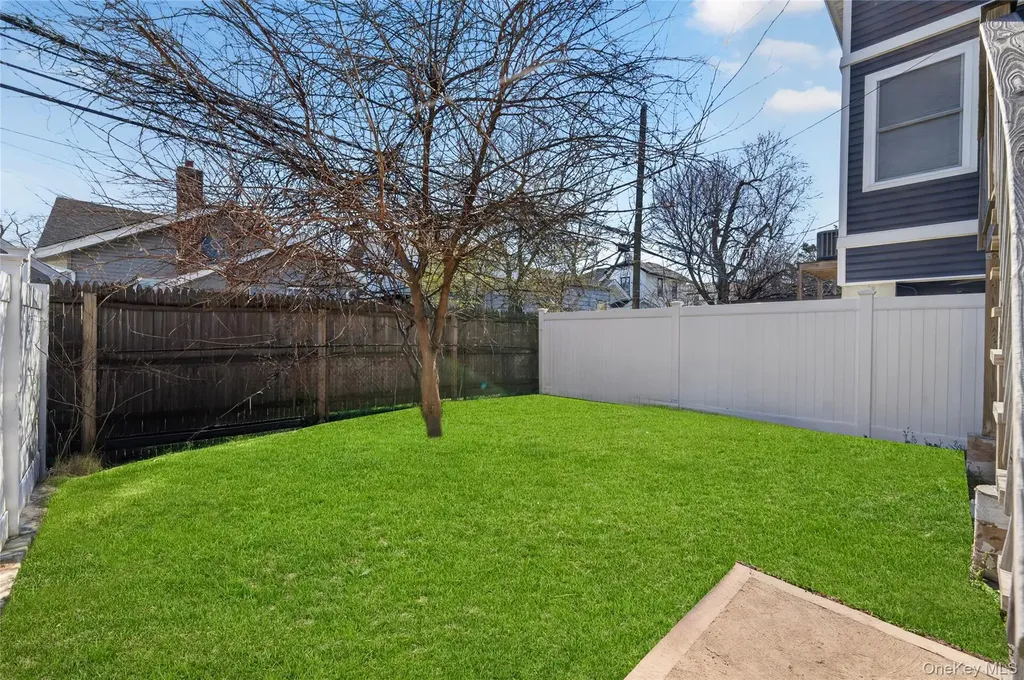84 E Pine Street Long Beach NY 11561