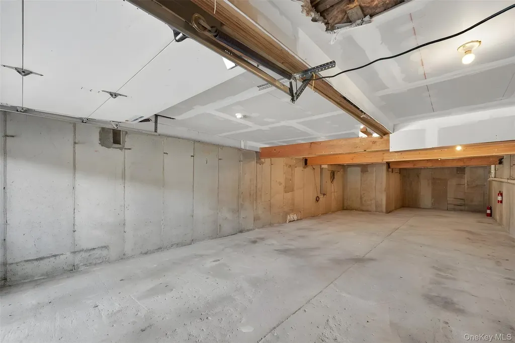 84 E Pine Street Long Beach NY 11561