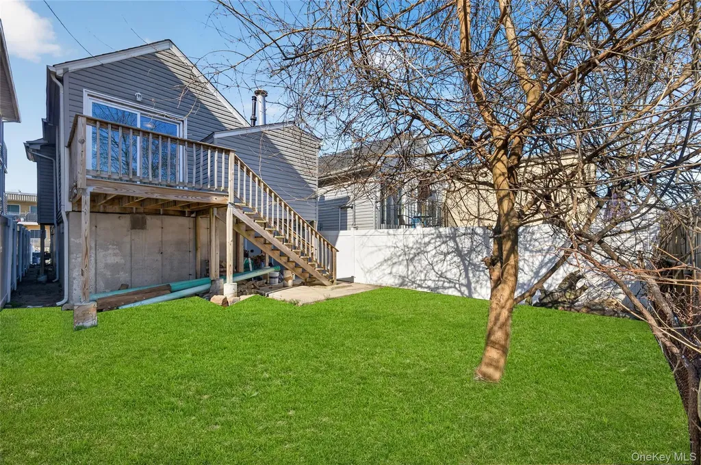 84 E Pine Street Long Beach NY 11561