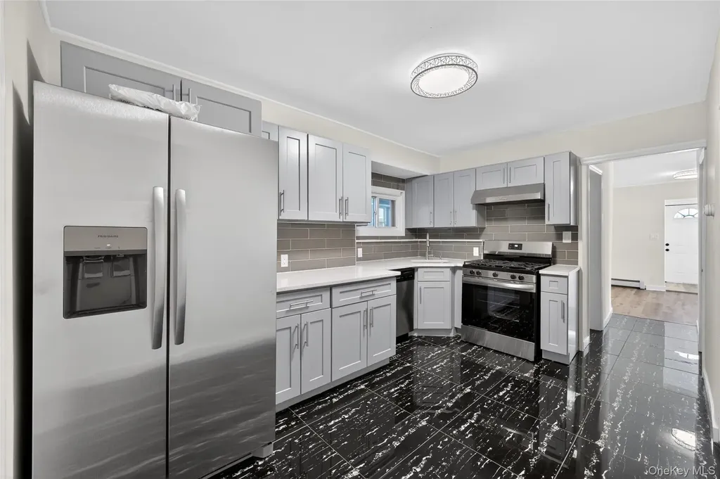 84 E Pine Street Long Beach NY 11561