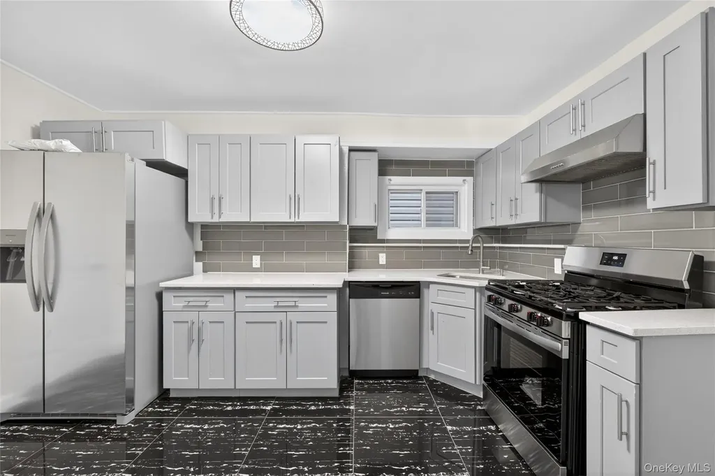 84 E Pine Street Long Beach NY 11561