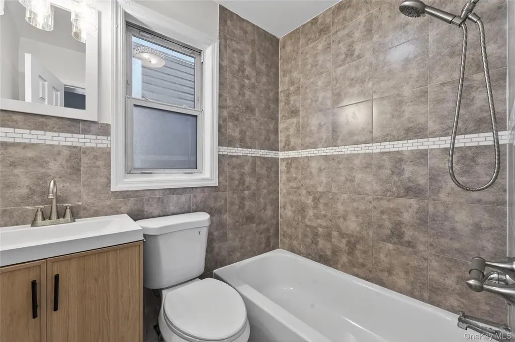 84 E Pine Street Long Beach NY 11561