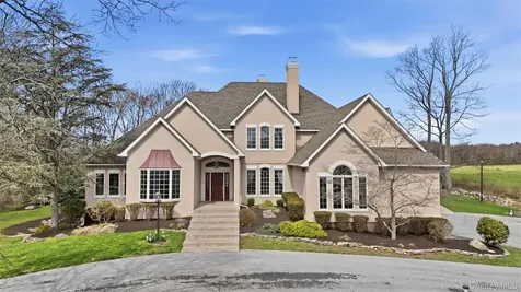 17 Forrest Way Poughkeepsie NY 12603