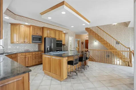 17 Forrest Way Poughkeepsie NY 12603