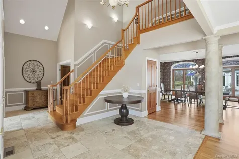 17 Forrest Way Poughkeepsie NY 12603
