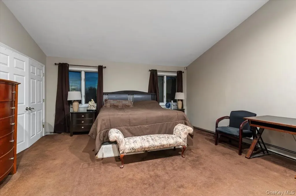44 E End Avenue Hicksville NY 11801