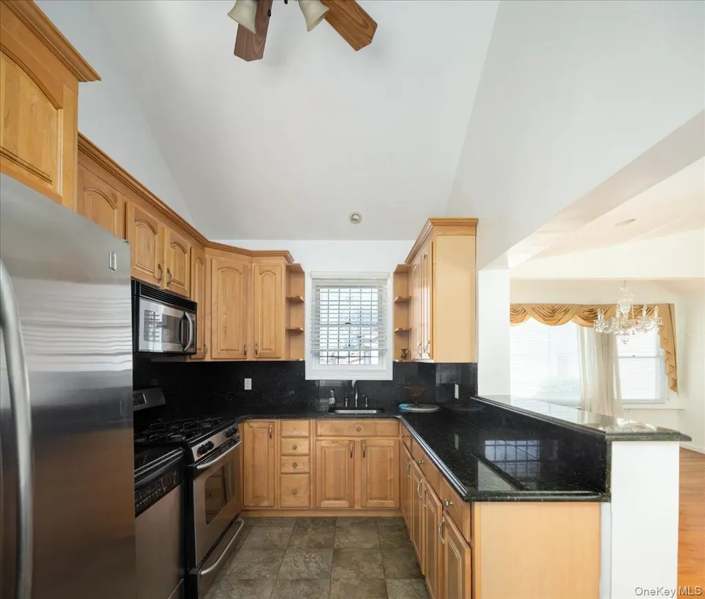 14811 10th Avenue Whitestone NY 11357