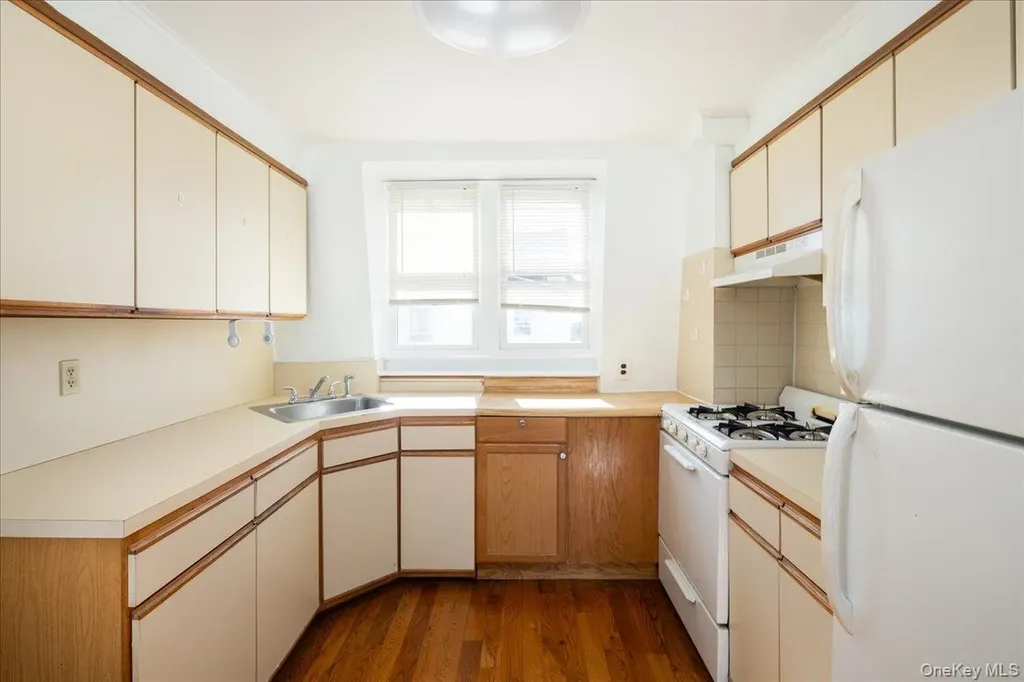 14811 10th Avenue Whitestone NY 11357