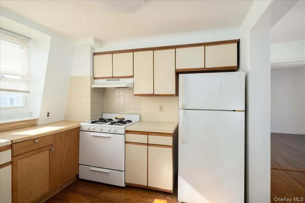 14811 10th Avenue Whitestone NY 11357