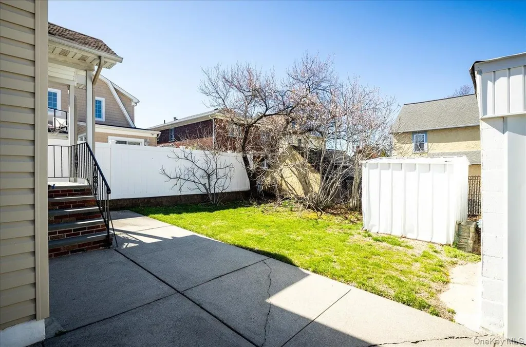14811 10th Avenue Whitestone NY 11357