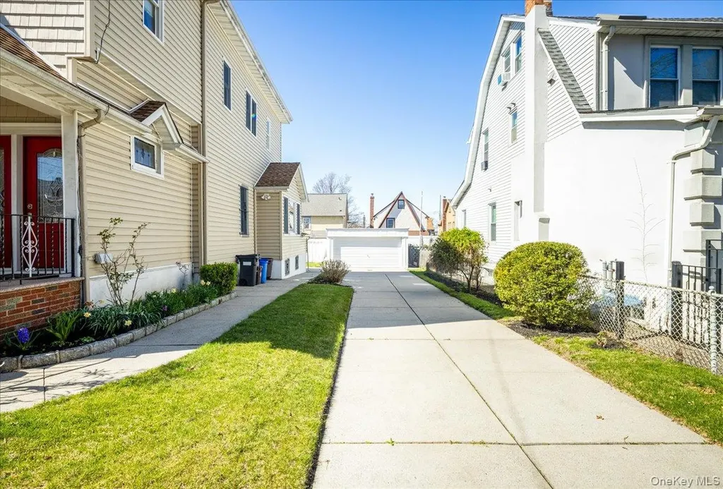 14811 10th Avenue Whitestone NY 11357