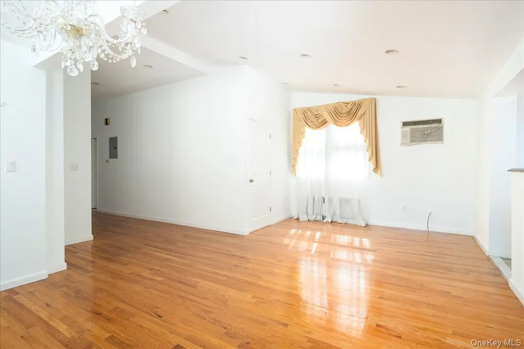 14811 10th Avenue Whitestone NY 11357