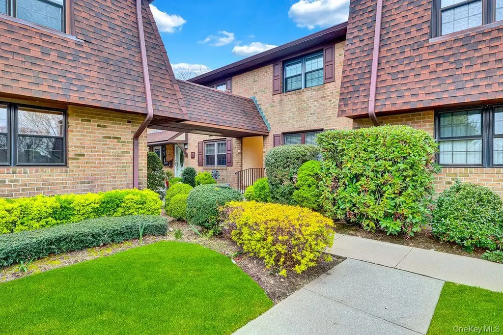 311 Mariners Way Copiague NY 11726