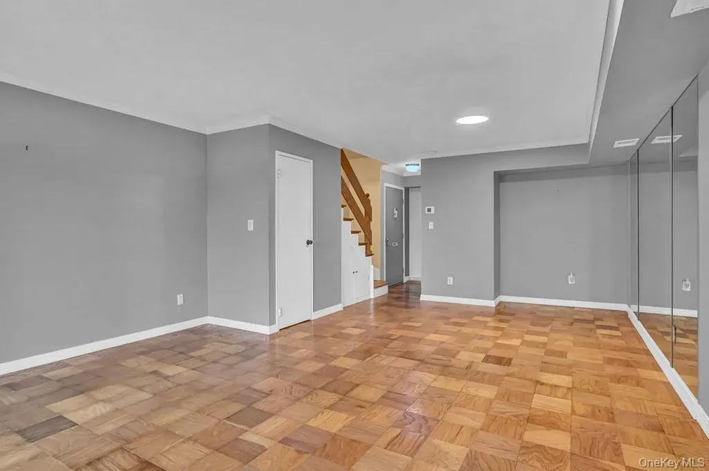 311 Mariners Way Copiague NY 11726