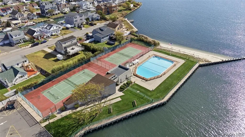 311 Mariners Way Copiague NY 11726