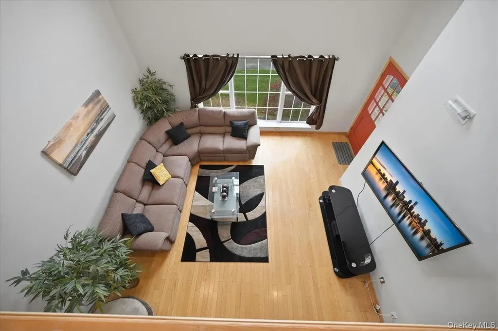 10 Casey Lane Middle Island NY 11953