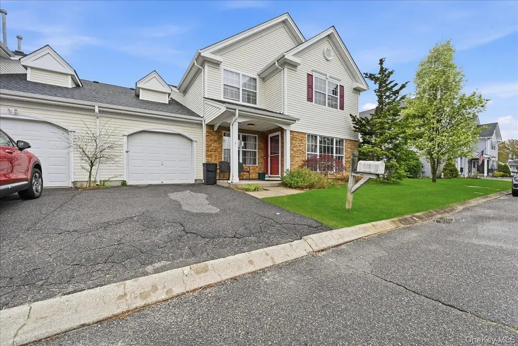 10 Casey Lane Middle Island NY 11953