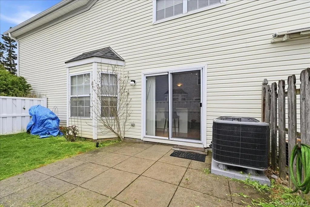10 Casey Lane Middle Island NY 11953