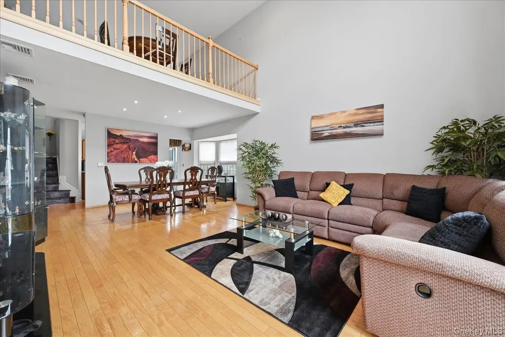 10 Casey Lane Middle Island NY 11953