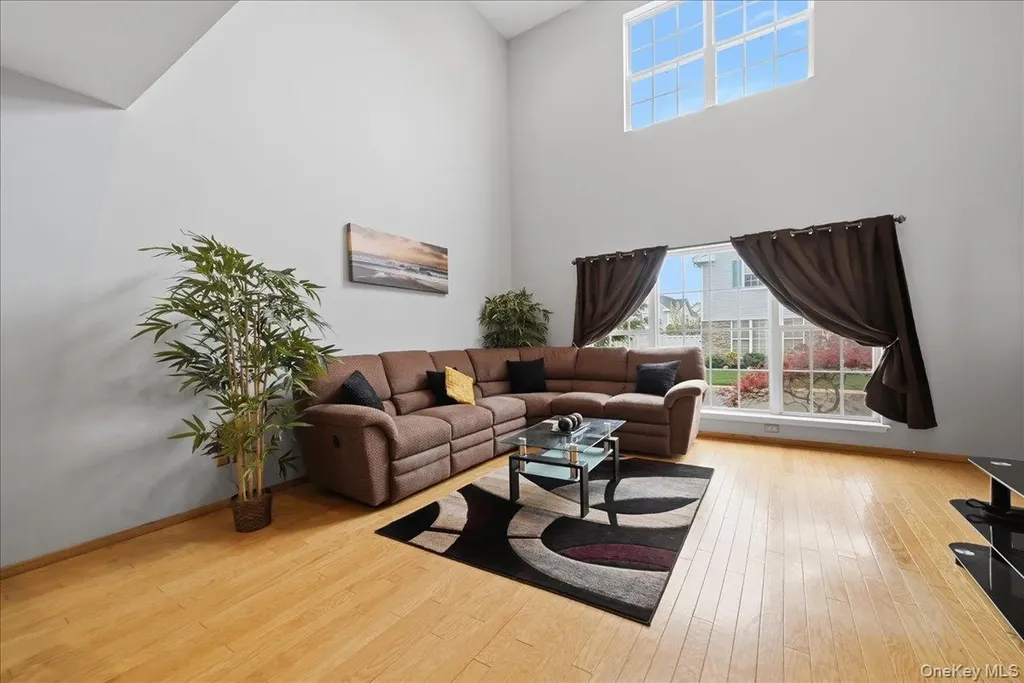 10 Casey Lane Middle Island NY 11953