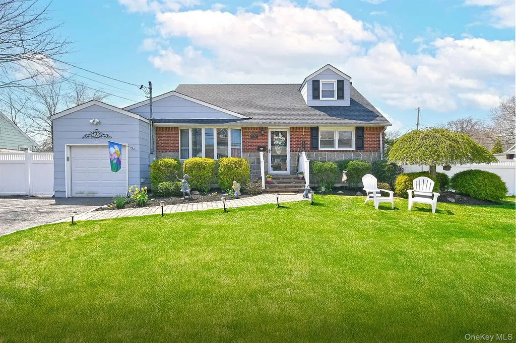 2 Keats Place Greenlawn NY 11740