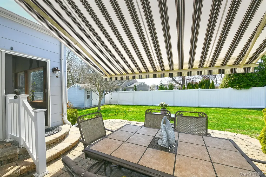 2 Keats Place Greenlawn NY 11740