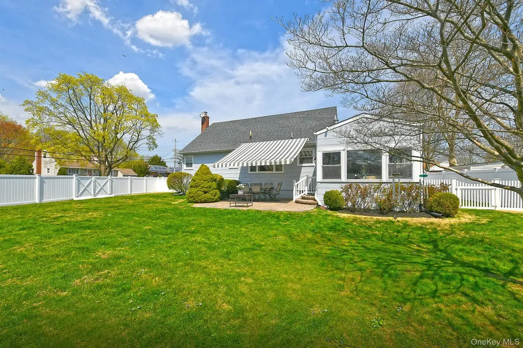 2 Keats Place Greenlawn NY 11740