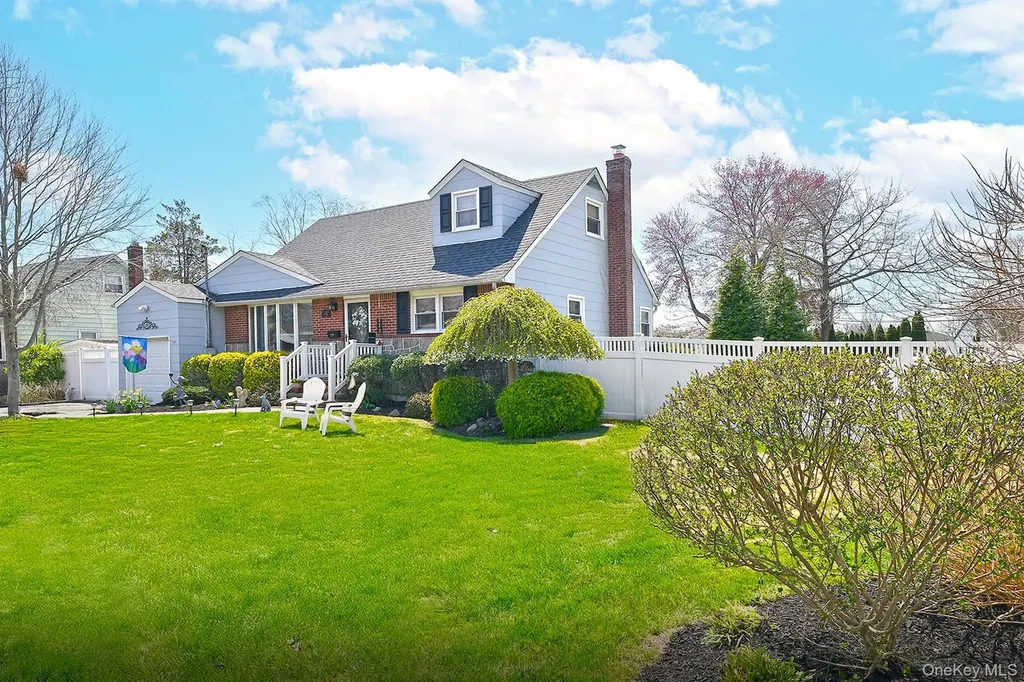 2 Keats Place Greenlawn NY 11740