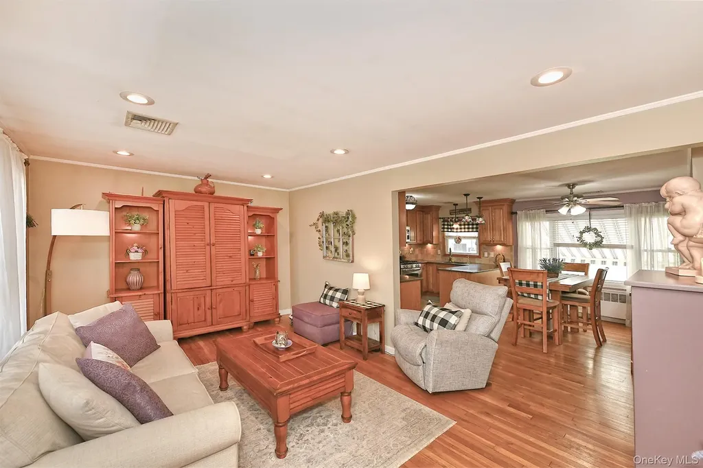 2 Keats Place Greenlawn NY 11740